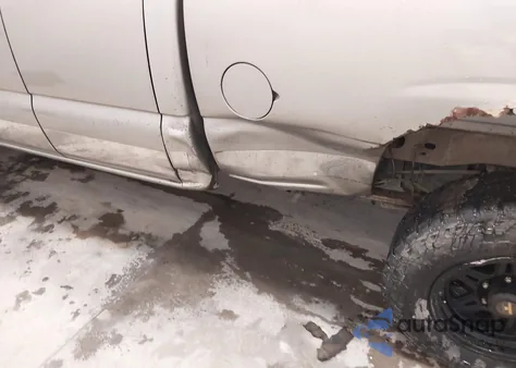 2002 Chevrolet Silverado 1500 Lt z USA, uszkodzony, nr VIN 2GCEK19TX21309775